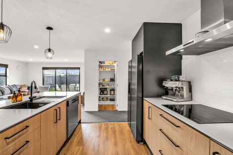 Photo of property in 34 Eileen Way, Rolleston, 7615