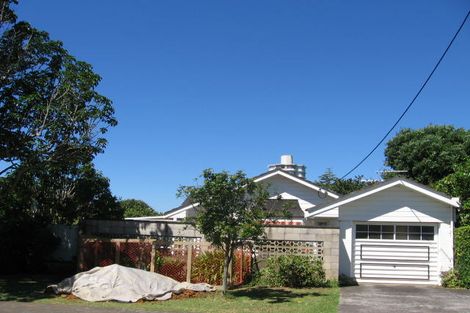 Photo of property in 1/8 Pierce Road, Milford, Auckland, 0620