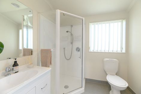 Photo of property in 13a Wharf Road, Te Atatu Peninsula, Auckland, 0610