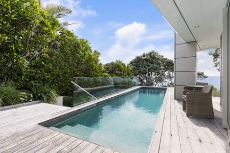 Photo of property in 11a Bournemouth Terrace, Murrays Bay, Auckland, 0630