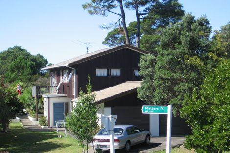 Photo of property in 5 Helvetia Drive, Browns Bay, Auckland, 0630