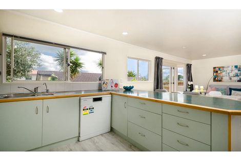 Photo of property in 17a Te Atatu Road, Te Atatu South, Auckland, 0610