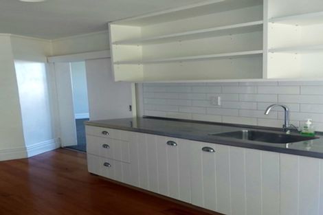 Photo of property in 2 Hinemoa Street, Birkenhead, Auckland, 0626