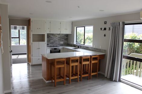 Photo of property in 33 Trelissick Crescent, Ngaio, Wellington, 6035