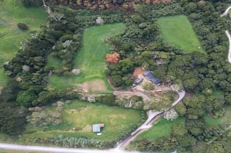 Photo of property in 581 Valley Road, Kaiwaka, 0573