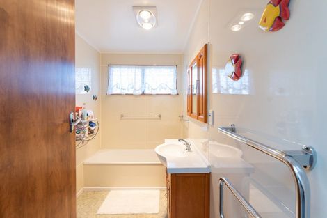 Photo of property in 8 Park Road, West End, Palmerston North, 4412