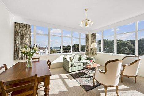 Photo of property in Rona House, 33 Rimu Street, Eastbourne, Lower Hutt, 5013