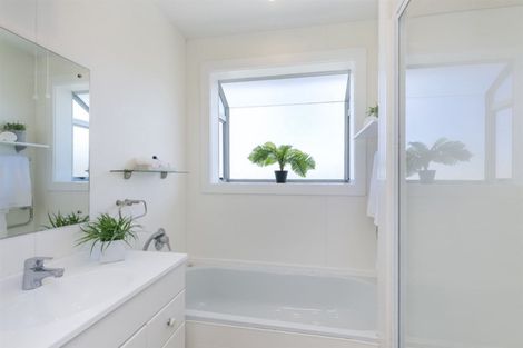 Photo of property in 59 Houghton Bay Road, Houghton Bay, Wellington, 6023