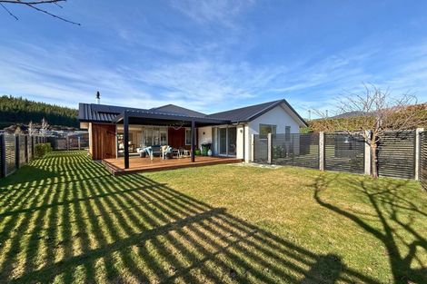 Photo of property in 63 Minaret Ridge, Wanaka, 9305