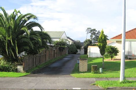 Photo of property in 2/9 Bernie Edwards Place, Botany Downs, Auckland, 2010