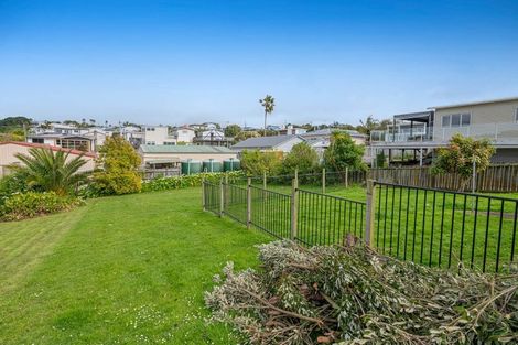 Photo of property in 11 Zita Avenue, Matakatia, Whangaparaoa, 0930