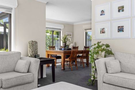 Photo of property in 2/11 Te Aute Road, Havelock North, 4130