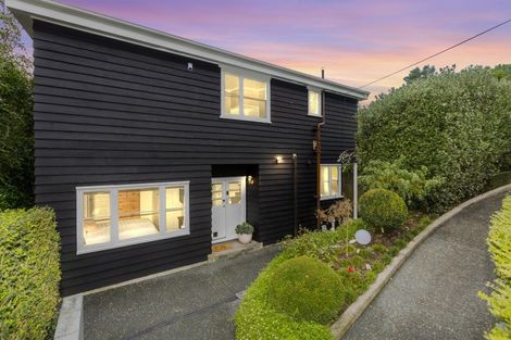 Photo of property in 73 Wyndham Road, Pinehaven, Upper Hutt, 5019