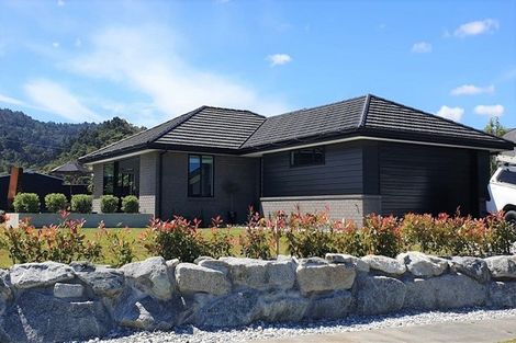 Photo of property in 17 Ridgeway Drive, Greymouth, 7805