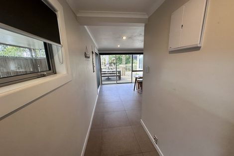 Photo of property in 24 Kiteroa Terrace, Rothesay Bay, Auckland, 0630