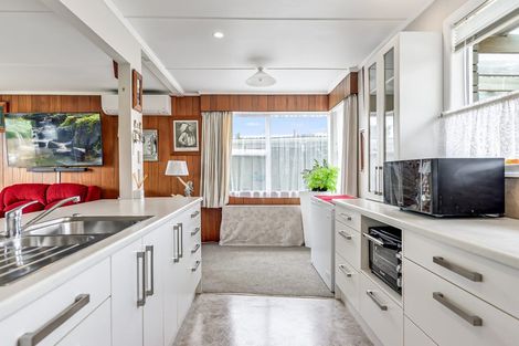 Photo of property in 27 Yvonne Street, Melville, Hamilton, 3206