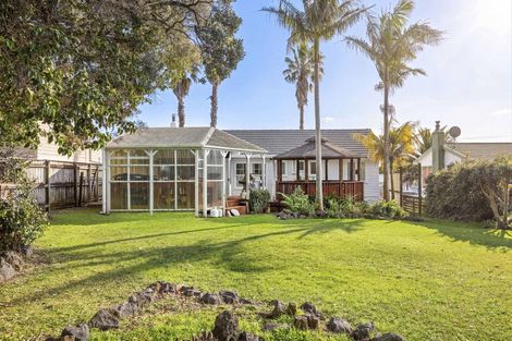 Photo of property in 44 Farquhar Road, Glendene, Auckland, 0602