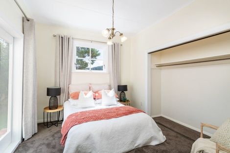 Photo of property in 5 Mangaroa Hill Road, Clouston Park, Upper Hutt, 5018