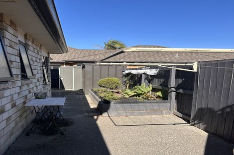 Photo of property in 14 Putaka Place, Papamoa Beach, Papamoa, 3118