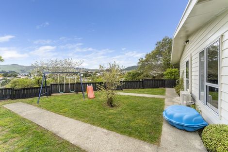 Photo of property in 5a Julia Place, Tawa, Wellington, 5028