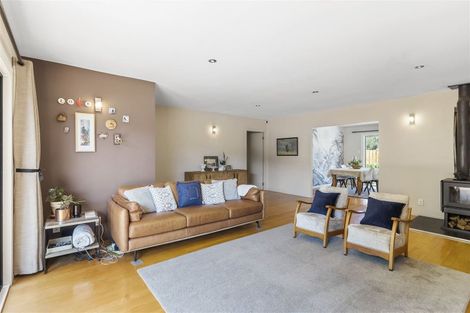 Photo of property in 2 Towra Place, Botany Downs, Auckland, 2010