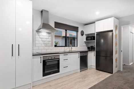 Photo of property in 2/30a Northcote Road, Northcote, Christchurch, 8052