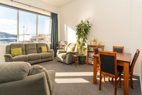 Photo of property in Stadium Garden Flats, 209/107 Thorndon Quay, Pipitea, Wellington, 6011