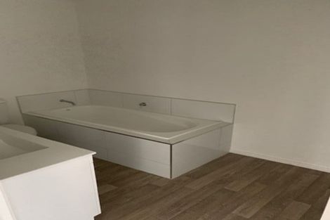 Photo of property in 37b Tawhiri Road, One Tree Hill, Auckland, 1061