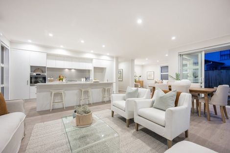 Photo of property in 21 Headland Drive, Long Bay, Auckland, 0630