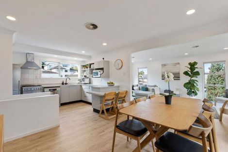 Photo of property in 10 Opal Avenue, Pakuranga, Auckland, 2010