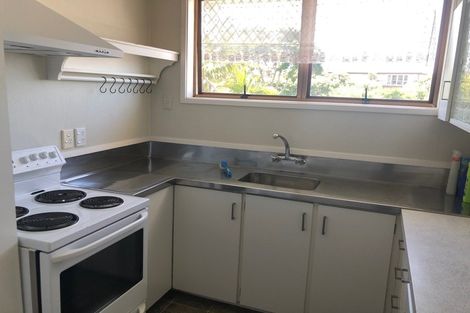 Photo of property in 2/12 Bungalow Avenue, Point Chevalier, Auckland, 1022