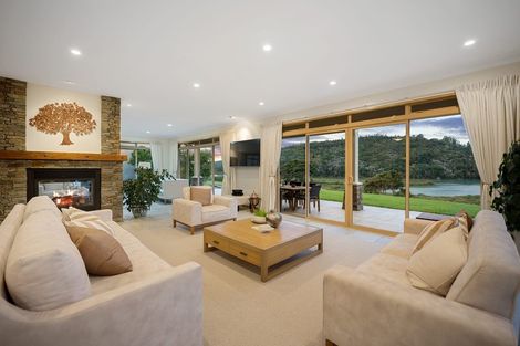 Photo of property in 109 Warman Road, Okura, Auckland, 0792