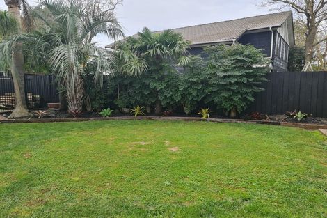 Photo of property in 4 Nadine Place, Mangere Bridge, Auckland, 2022