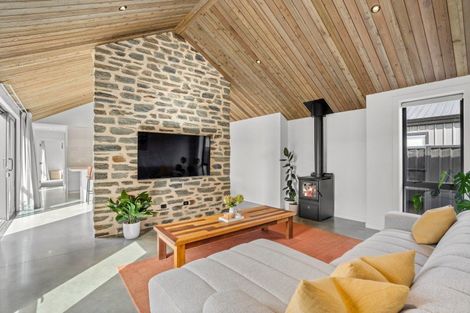 Photo of property in 17 Dunn Street, Lake Hawea, 9382