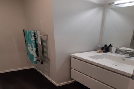 Photo of property in 2/13 Beale Street, Hamilton East, Hamilton, 3216