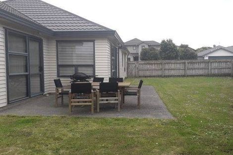Photo of property in 3 Aotea Drive, Aotea, Porirua, 5024