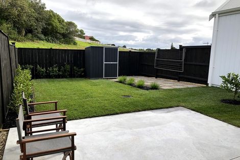 Photo of property in 38a Taikura Avenue, Red Beach, 0932