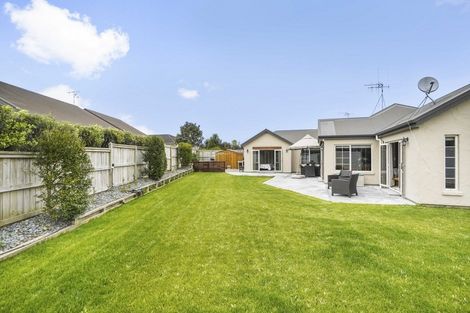 Photo of property in 18 Roderick Place, Rototuna, Hamilton, 3210