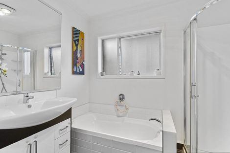 Photo of property in 43 Agincourt Street, Glenfield, Auckland, 0629