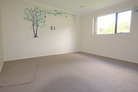 Photo of property in 16b Airdrie Road, Ranui, Auckland, 0612