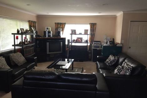 Photo of property in 49 Carisbrook Crescent, Papakura, 2110