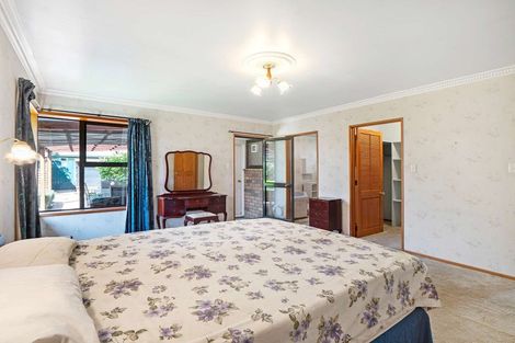 Photo of property in 10 Regency Crescent, Redwood, Christchurch, 8051