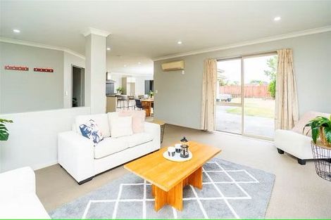 Photo of property in 10 Alderwick Place, Rototuna North, Hamilton, 3210