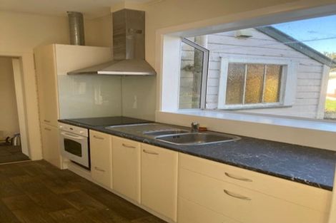 Photo of property in 7-8/26 Main Road, Titahi Bay, Porirua, 5022