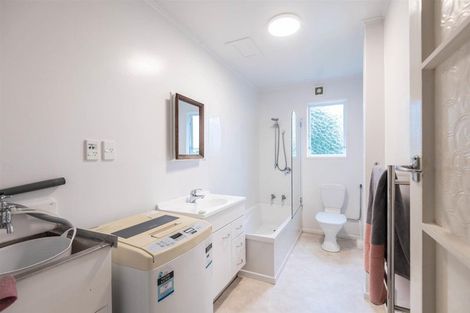 Photo of property in 86 Black Rock Road, Newlands, Wellington, 6037