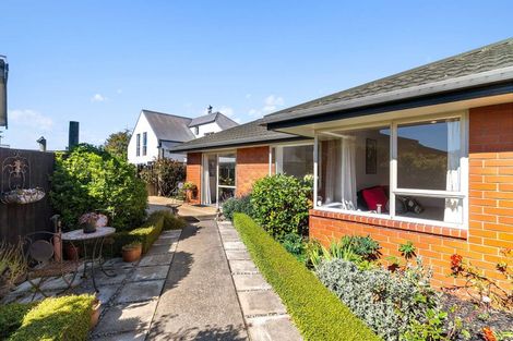 Photo of property in 2/49 Sawyers Arms Road, Northcote, Christchurch, 8052