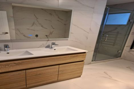 Photo of property in 107b Wharf Road, Te Atatu Peninsula, Auckland, 0610