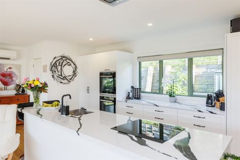 Photo of property in 121 Cashmere Drive, Fitzherbert, Palmerston North, 4410