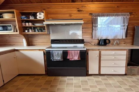 Photo of property in 86 Luckens Road, West Harbour, Auckland, 0618