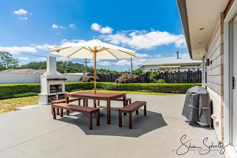 Photo of property in 18 Pahi Road, Paparoa, 0571